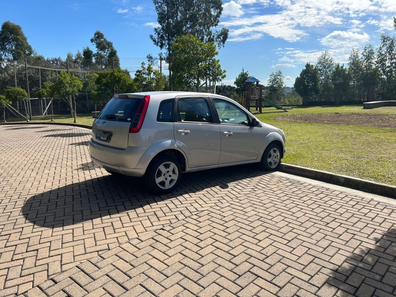 FIESTA 1.0 MPI 8V GASOLINA 4P MANUAL - 2014 - CANELA