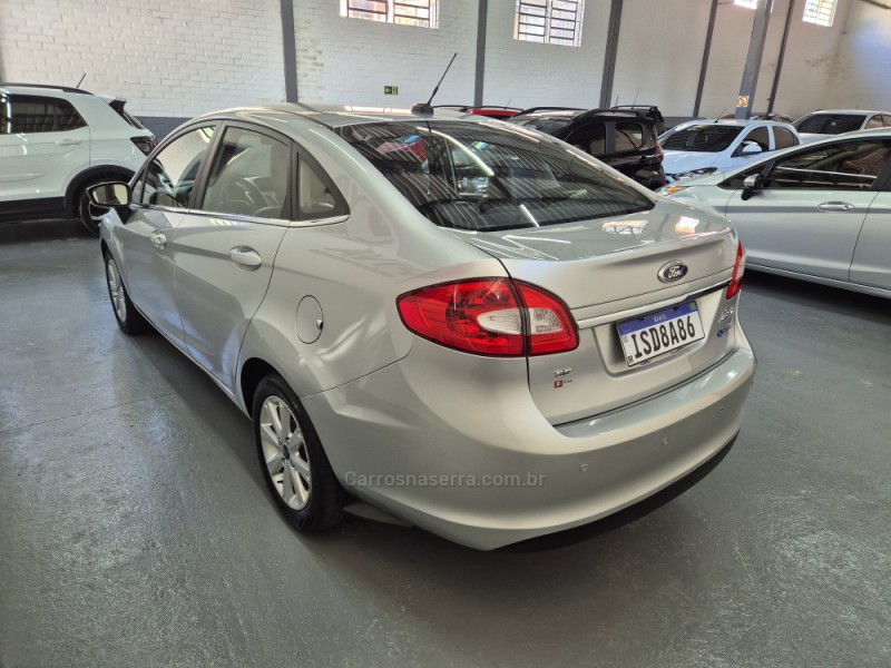 FIESTA 1.6 SE SEDAN 16V FLEX 4P MANUAL - 2011 - GARIBALDI