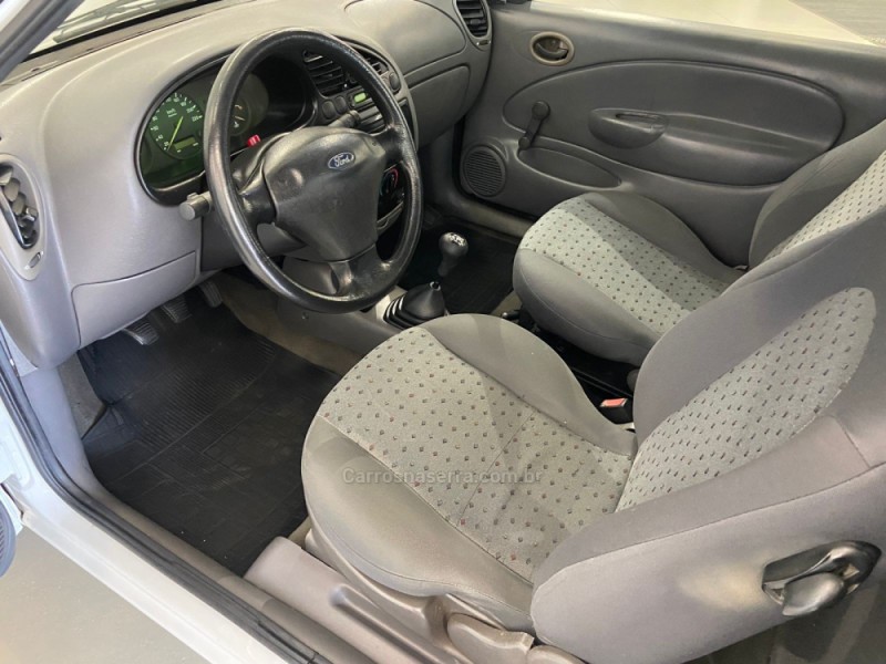 COURIER 1.6 L 8V FLEX MANUAL - 2004 - FLORES DA CUNHA