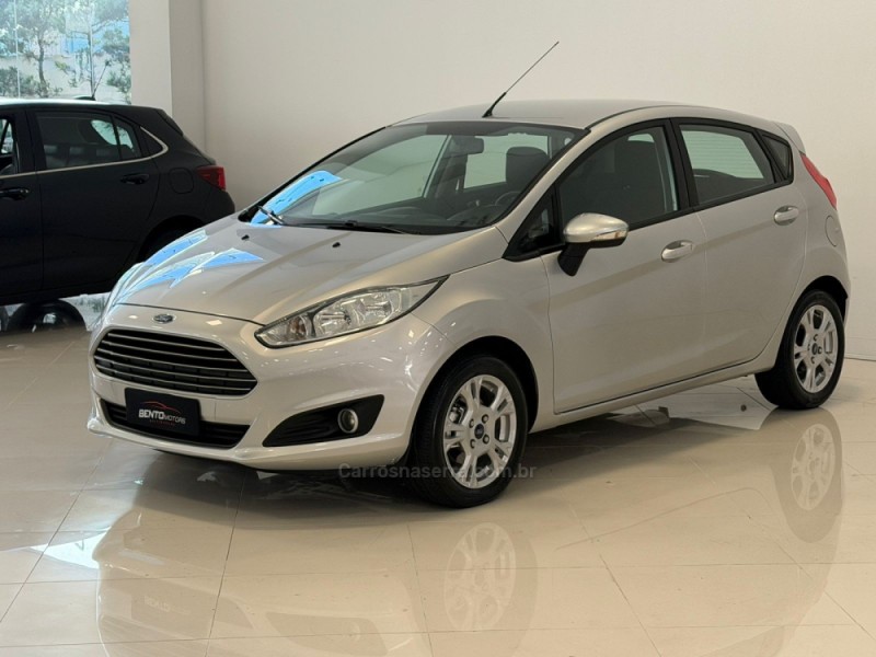 fiesta 1.6 se hatch 16v flex 4p automatico 2015 bento goncalves