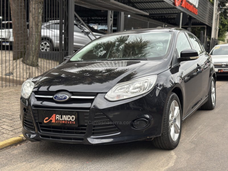FOCUS 1.6 SE 16V FLEX 4P AUTOMÁTICO - 2014 - PAROBé