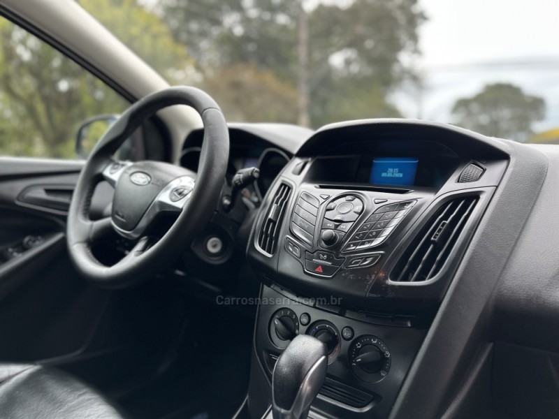 FOCUS 1.6 SE 16V FLEX 4P AUTOMÁTICO - 2014 - PAROBé