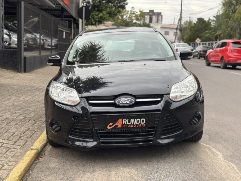 FOCUS 1.6 SE 16V FLEX 4P AUTOMÁTICO - 2014 - PAROBé