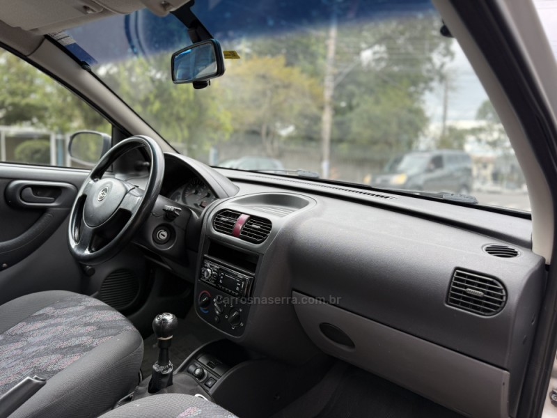 CORSA 1.0 MPFI SEDAN 8V GASOLINA 4P MANUAL - 2002 - PAROBé