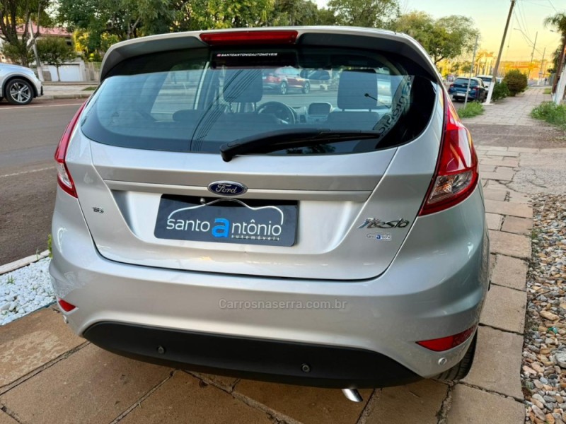 FIESTA 1.6 SE HATCH 16V FLEX 4P AUTOMÁTICO - 2016 - LAGOA VERMELHA
