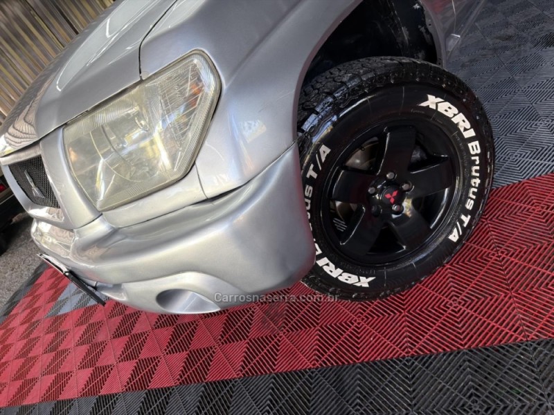 PAJERO TR4 2.0 4X4 16V 131CV GASOLINA 4P AUTOMÁTICO - 2006 - CAXIAS DO SUL