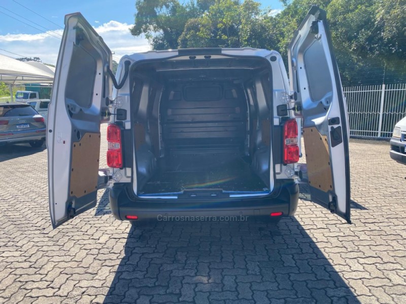 EXPERT 1.5 BLUEHDI CARGO DIESEL MANUAL - 2025 - LAJEADO