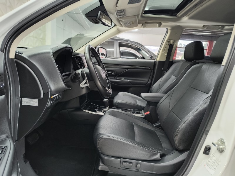 OUTLANDER 3.0 GT 4X4 V6 24V GASOLINA 4P AUTOMÁTICO - 2018 - CAXIAS DO SUL