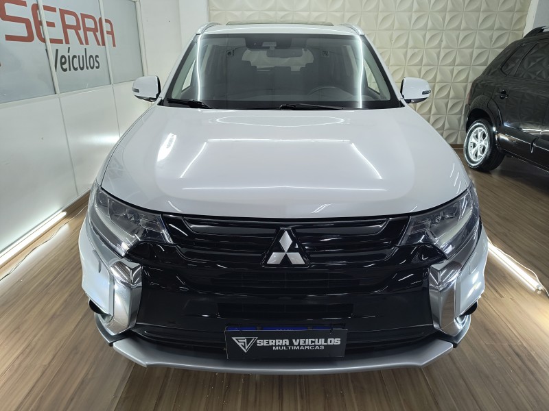 OUTLANDER 3.0 GT 4X4 V6 24V GASOLINA 4P AUTOMÁTICO - 2018 - CAXIAS DO SUL