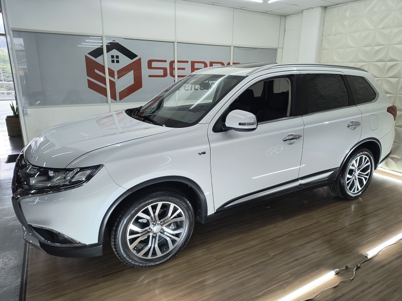 OUTLANDER 3.0 GT 4X4 V6 24V GASOLINA 4P AUTOMÁTICO - 2018 - CAXIAS DO SUL