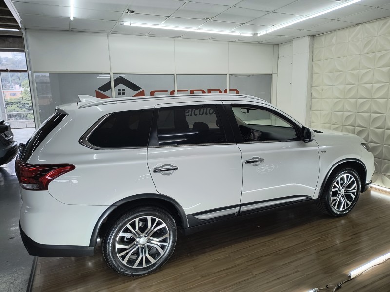 OUTLANDER 3.0 GT 4X4 V6 24V GASOLINA 4P AUTOMÁTICO - 2018 - CAXIAS DO SUL