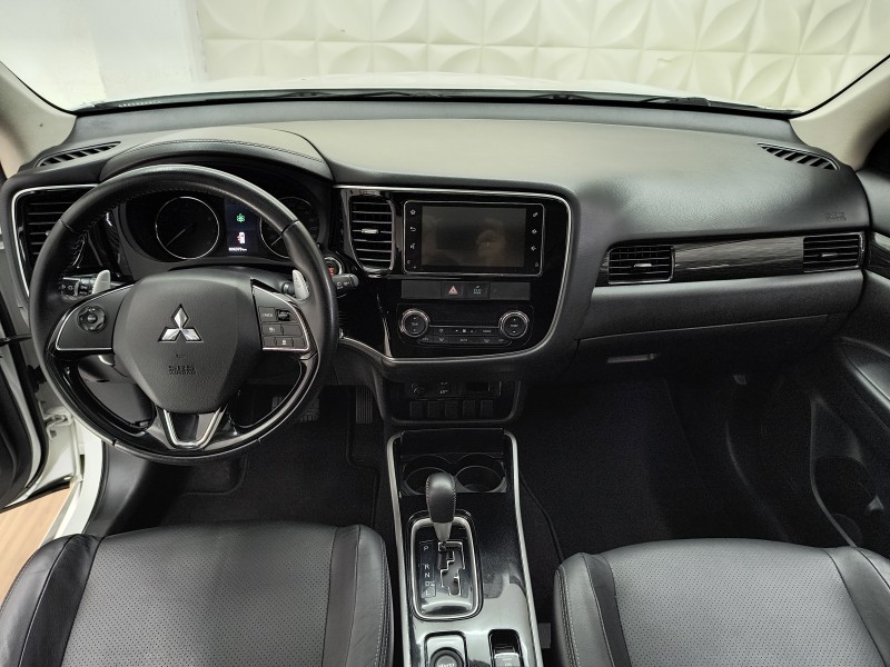 OUTLANDER 3.0 GT 4X4 V6 24V GASOLINA 4P AUTOMÁTICO - 2018 - CAXIAS DO SUL