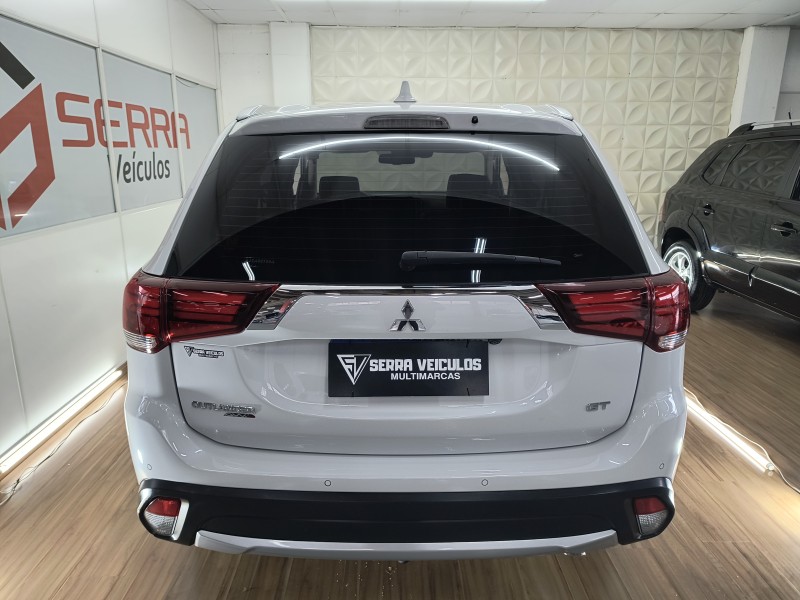 OUTLANDER 3.0 GT 4X4 V6 24V GASOLINA 4P AUTOMÁTICO - 2018 - CAXIAS DO SUL