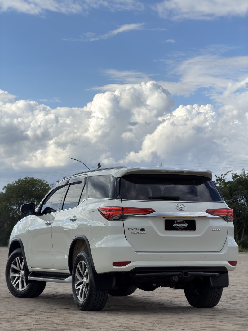 HILUX SW4 2.8 SRX 4X4 7 LUGARES 16V TURBO INTERCOOLER DIESEL 4P AUTOMÁTICO - 2019 - ANTôNIO PRADO