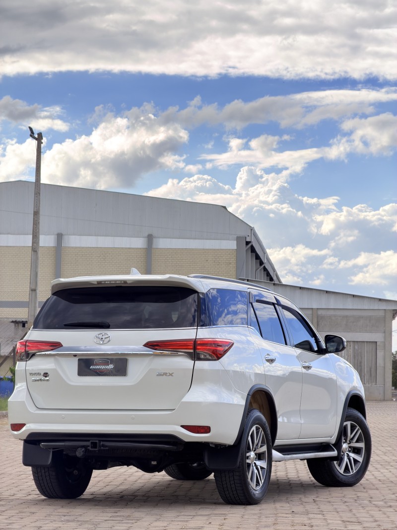 HILUX SW4 2.8 SRX 4X4 7 LUGARES 16V TURBO INTERCOOLER DIESEL 4P AUTOMÁTICO - 2019 - ANTôNIO PRADO