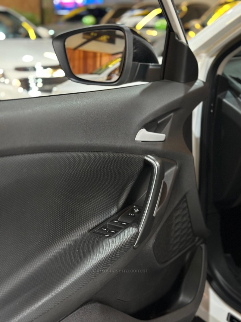 TRACKER 1.0 12V LT TURBO FLEX 4P AUTOMÁTICO - 2022 - LAJEADO