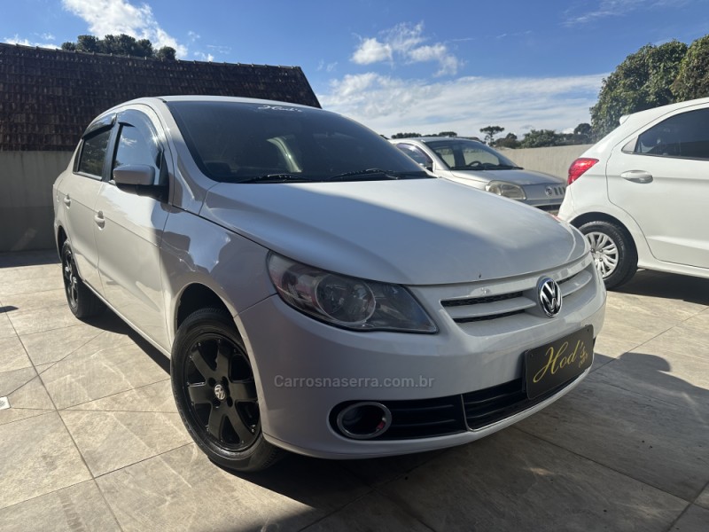 VOYAGE 1.0 MI 8V FLEX 4P MANUAL - 2010 - CANELA
