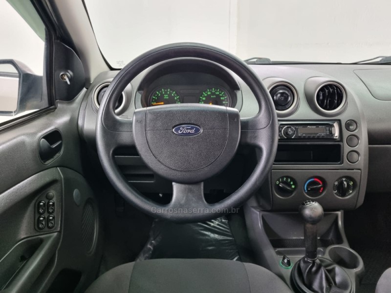 FIESTA 1.6 MPI HATCH 8V FLEX 4P MANUAL - 2005 - VACARIA