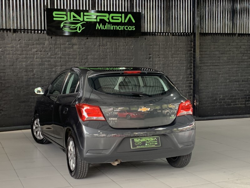 ONIX 1.0 LT 12V FLEX 4P MANUAL - 2019 - CAXIAS DO SUL