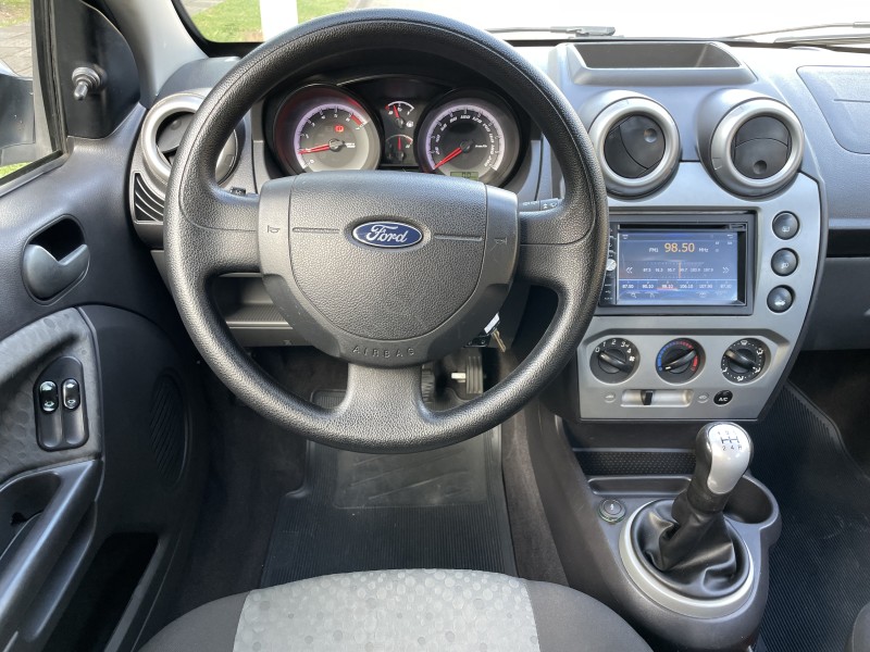 FIESTA 1.6 MPI CLASS HATCH 8V FLEX 4P MANUAL - 2014 - CAXIAS DO SUL