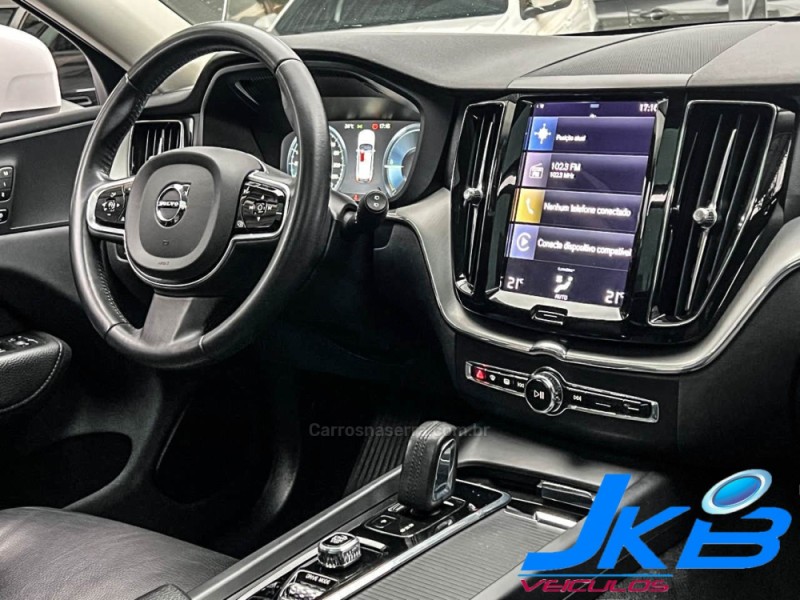 XC60 2.0 T8 MOMENTUM HYBRID GASOLINA 4P AUTOMÁTICO - 2021 - NOVO HAMBURGO