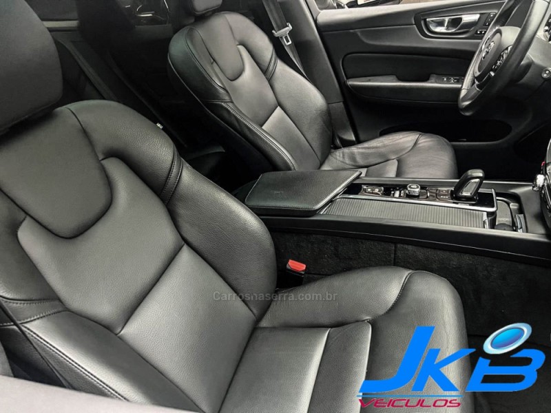 XC60 2.0 T8 MOMENTUM HYBRID GASOLINA 4P AUTOMÁTICO - 2021 - NOVO HAMBURGO