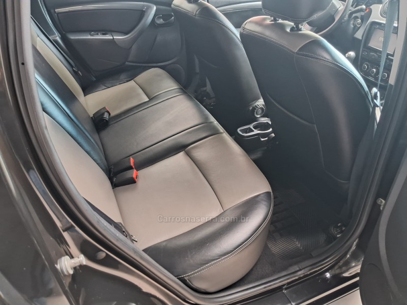 DUSTER 1.6 DYNAMIQUE 4X2 16V FLEX 4P MANUAL - 2015 - CAXIAS DO SUL