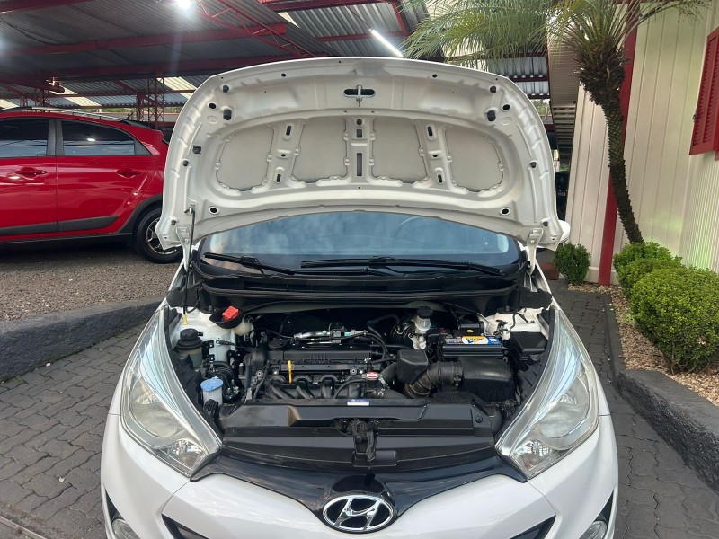 HB20 1.6 PREMIUM 16V FLEX 4P MANUAL - 2014 - TRêS COROAS