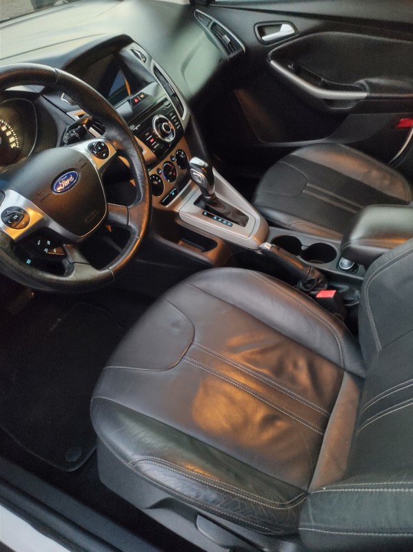 FOCUS 1.6 SE HATCH 16V FLEX 4P AUTOMÁTICO - 2014 - VALE REAL