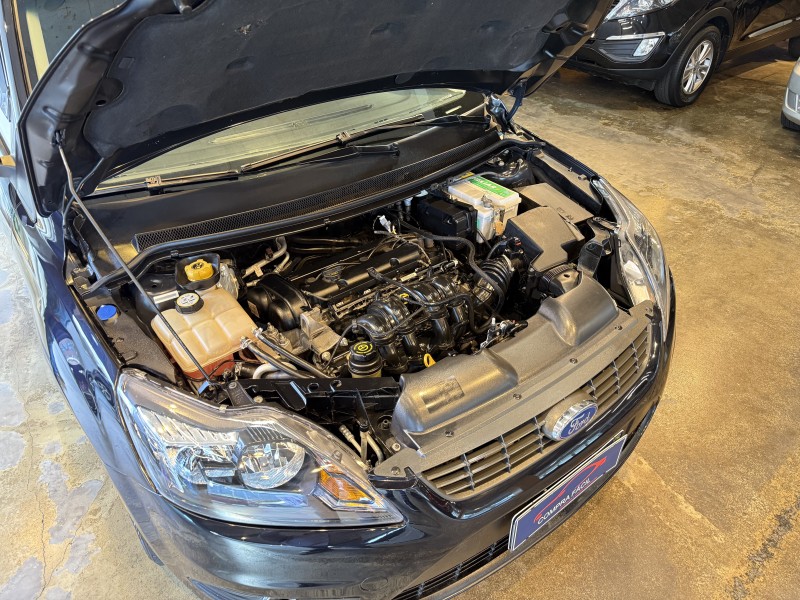 FOCUS 1.6 8V FLEX 4P MANUAL - 2011 - BENTO GONçALVES