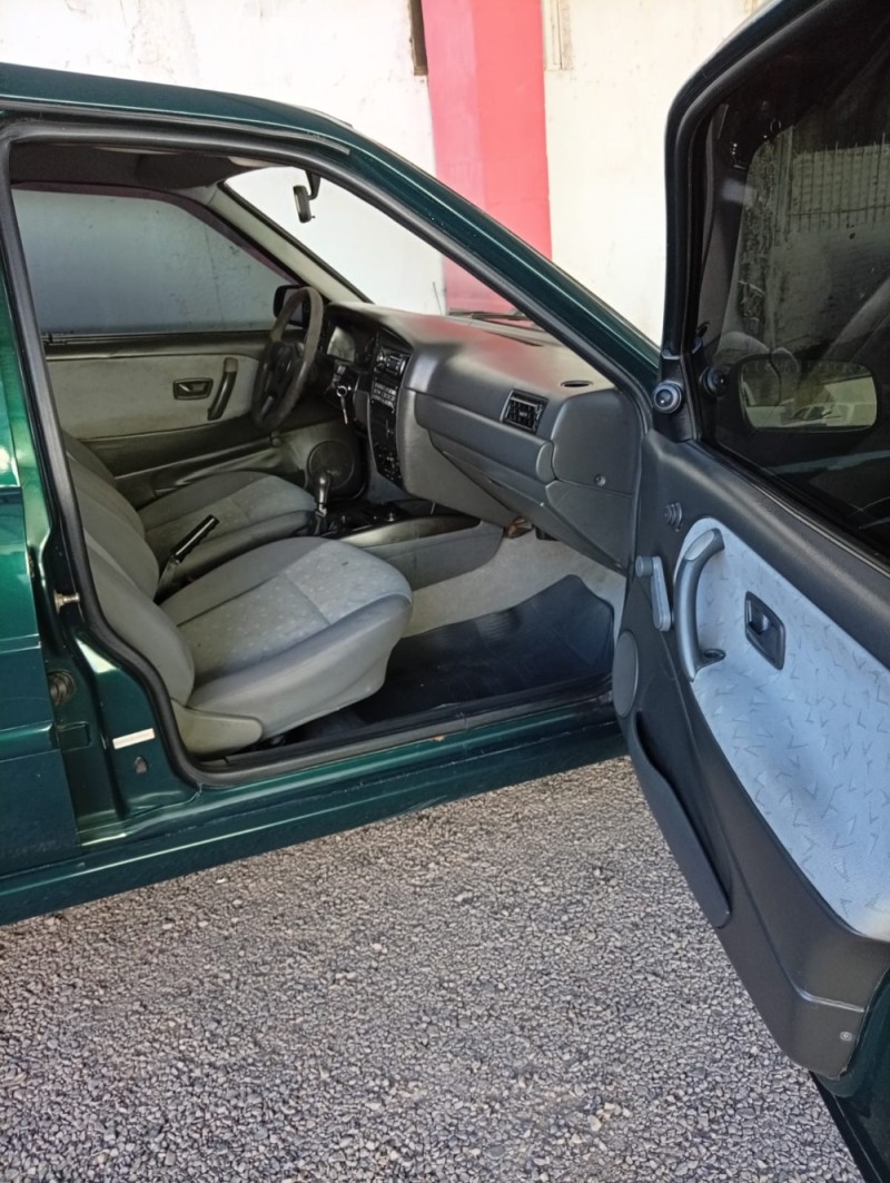 SANTANA 1.8 MI 8V GASOLINA 4P MANUAL - 1999 - CAXIAS DO SUL