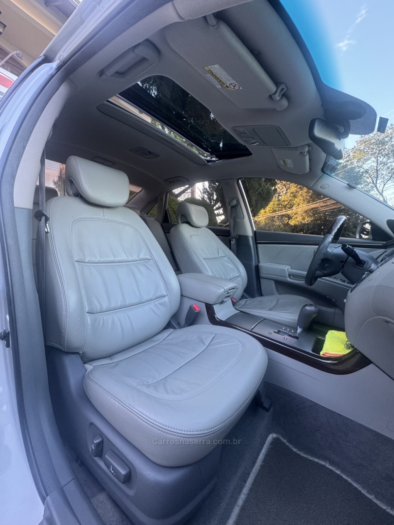 AZERA 3.3 MPFI GLS SEDAN V6 24V GASOLINA 4P AUTOMÁTICO - 2009 - ENCANTADO