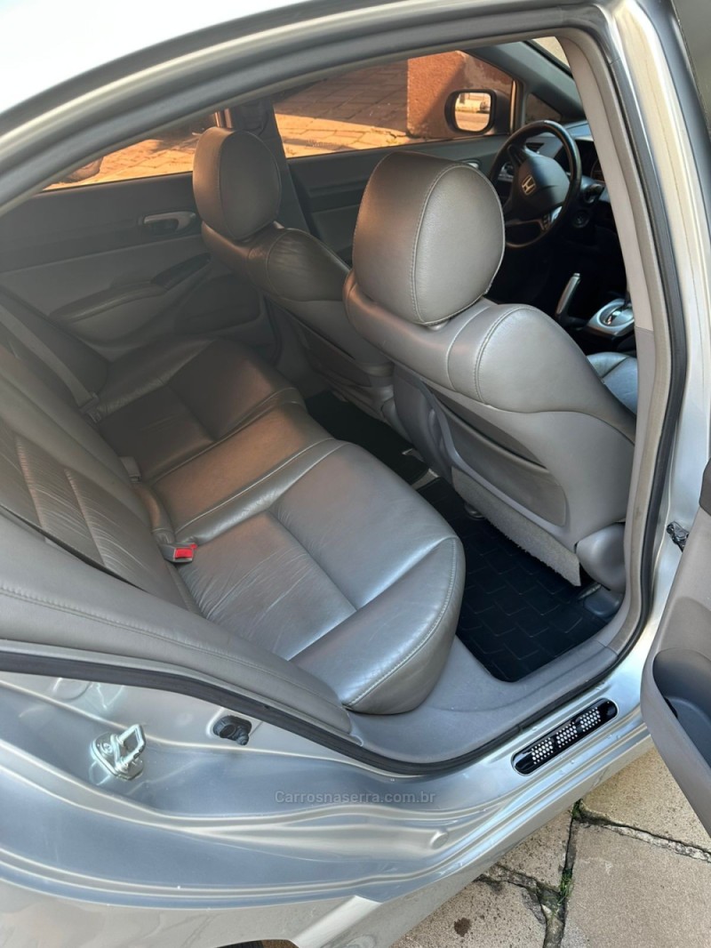 CIVIC 1.8 LXS 16V GASOLINA 4P AUTOMÁTICO - 2010 - CAXIAS DO SUL