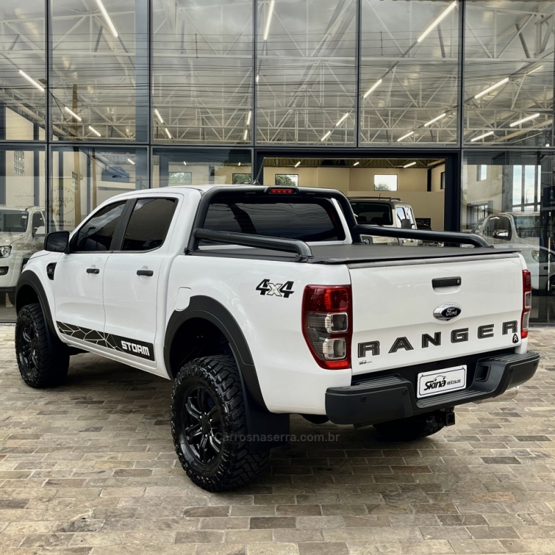 RANGER 3.2 STORM 4X4 CD 20V DIESEL 4P AUTOMÁTICO - 2021 - VACARIA