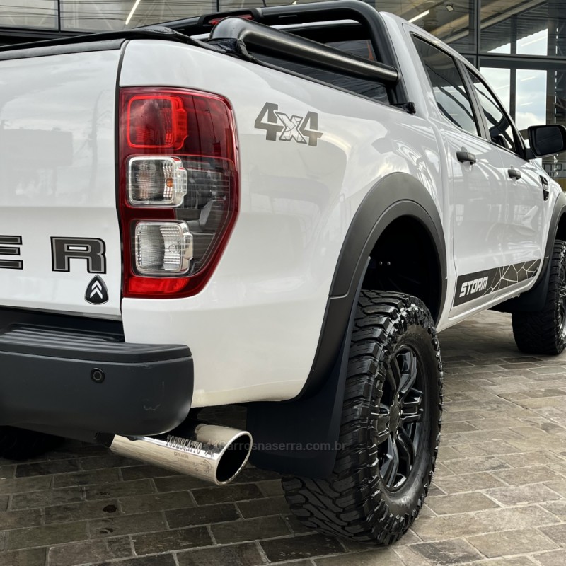 RANGER 3.2 STORM 4X4 CD 20V DIESEL 4P AUTOMÁTICO - 2021 - VACARIA