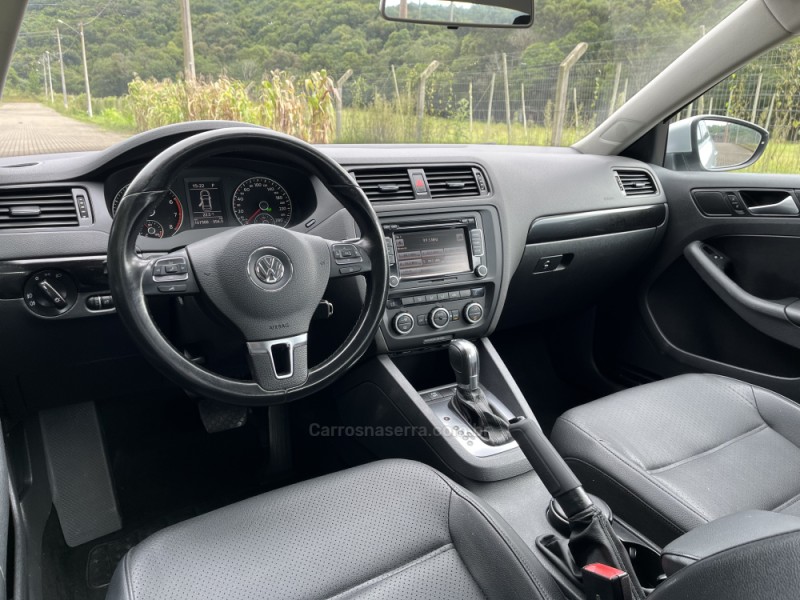 JETTA 2.0 COMFORTLINE FLEX 4P TIPTRONIC - 2014 - NOVA BASSANO