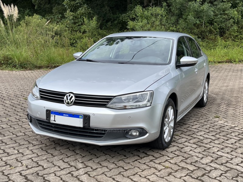 JETTA 2.0 COMFORTLINE FLEX 4P TIPTRONIC - 2014 - NOVA BASSANO
