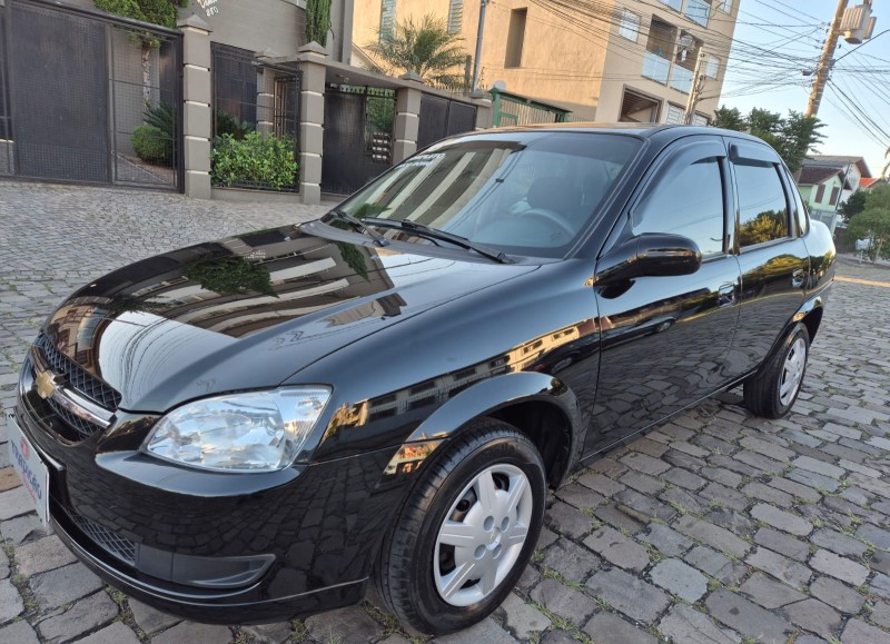 CLASSIC 1.0 MPFI LS 8V FLEX 4P MANUAL