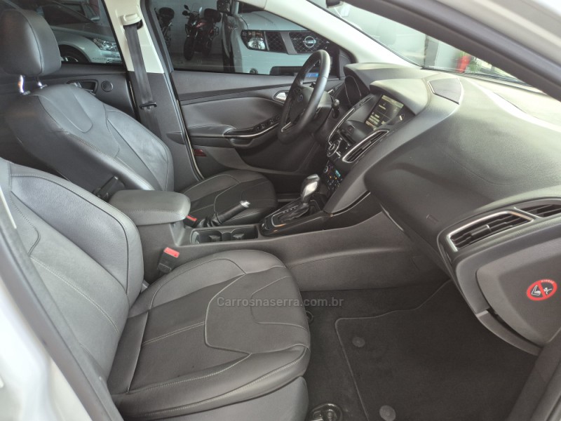 FOCUS 2.0 TITANIUM 16V FLEX 4P AUTOMÁTICO - 2016 - CAXIAS DO SUL
