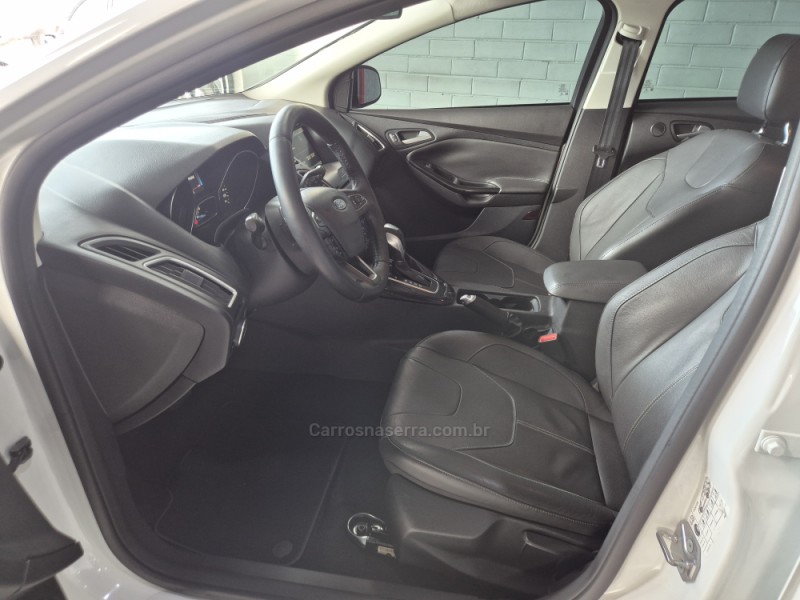 FOCUS 2.0 TITANIUM 16V FLEX 4P AUTOMÁTICO - 2016 - CAXIAS DO SUL