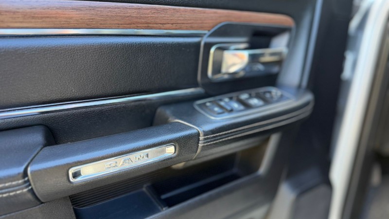 2500 LARAMIE 6.7 CD 4X4 TDI DIESEL 4P AUTOMÁTICA - 2016 - CAXIAS DO SUL