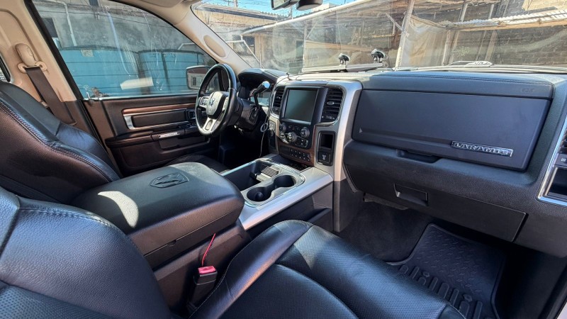 2500 LARAMIE 6.7 CD 4X4 TDI DIESEL 4P AUTOMÁTICA - 2016 - CAXIAS DO SUL