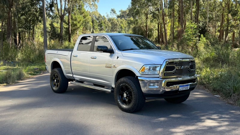 2500 laramie 6.7 cd 4x4 tdi diesel 4p automatica 2016 caxias do sul
