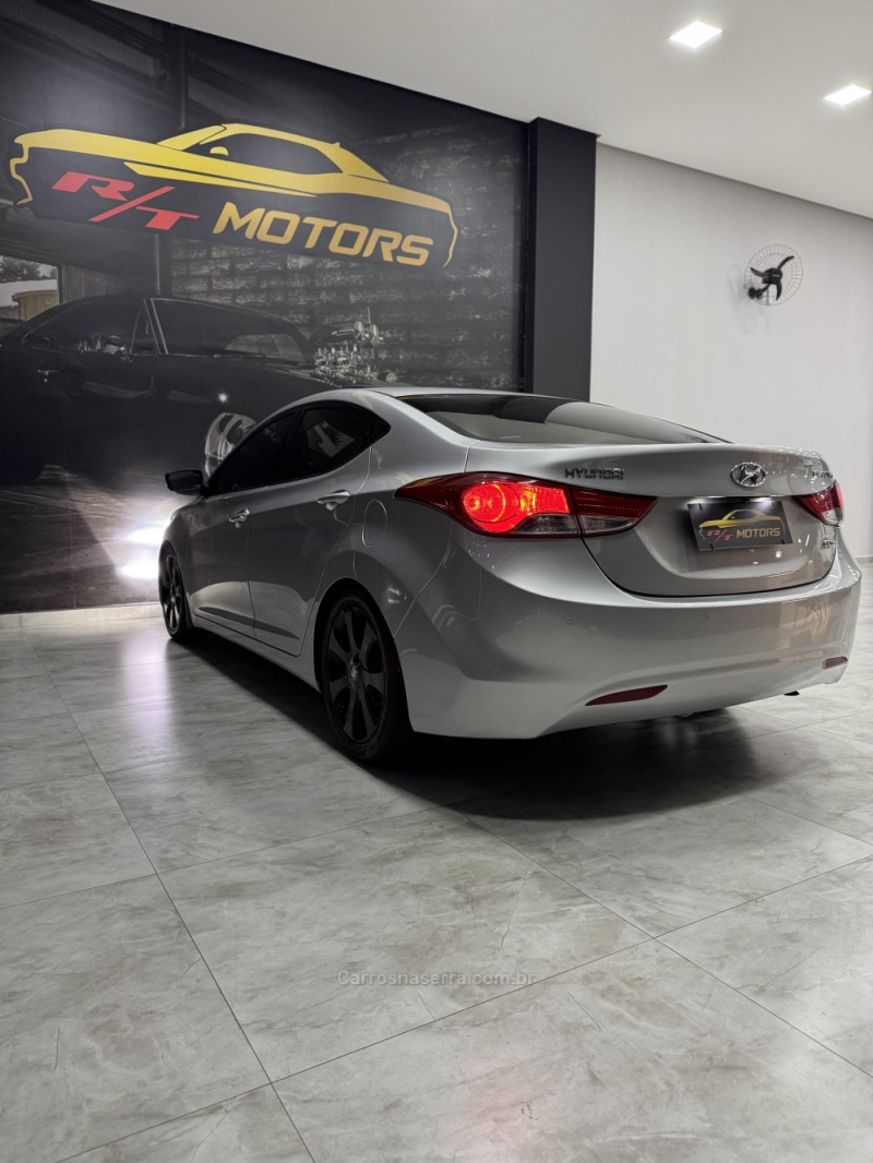 ELANTRA 1.8 GLS 16V GASOLINA 4P AUTOMÁTICO - 2013 - CAXIAS DO SUL