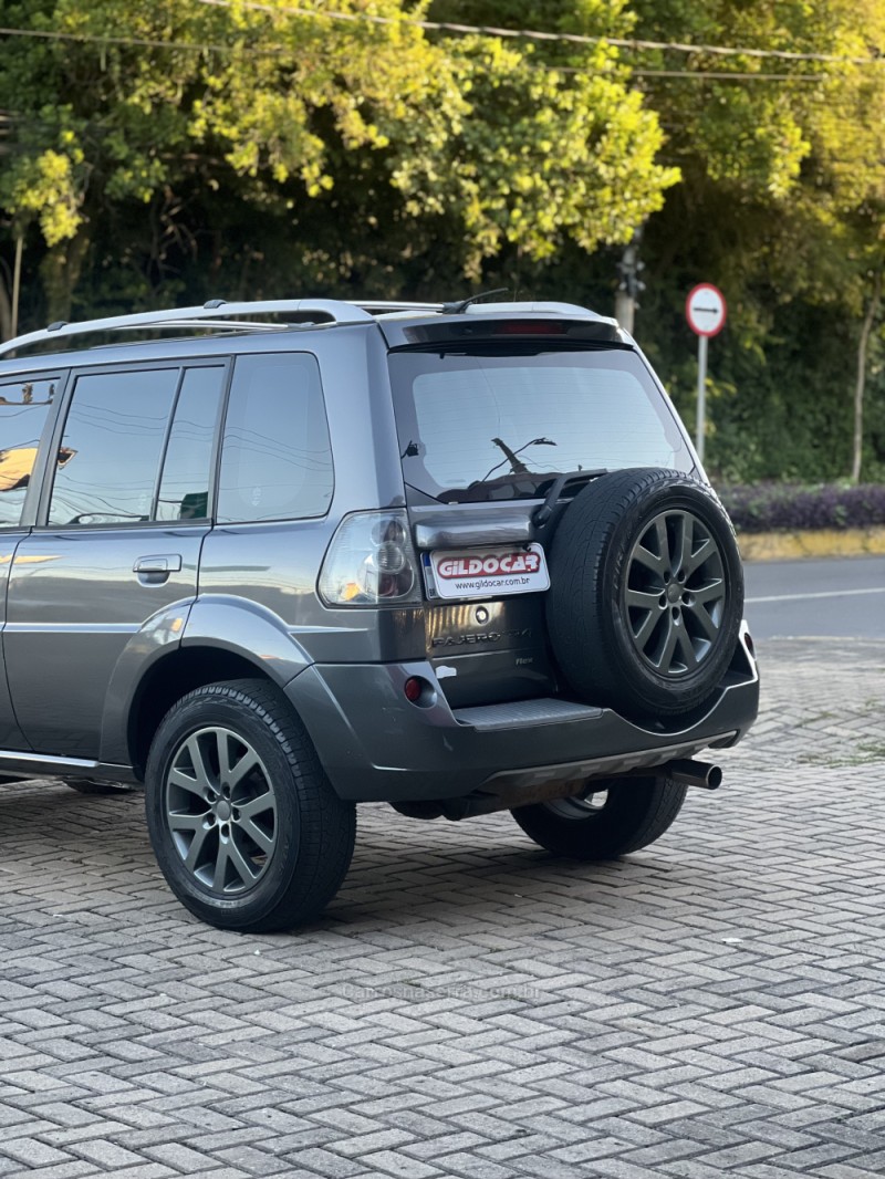 PAJERO TR4 2.0 4X2 16V 140CV FLEX 4P AUTOMÁTICO - 2013 - CAMPO BOM