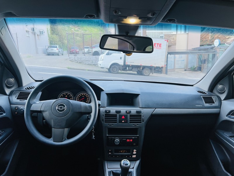 VECTRA 2.0 SFI GT HATCH 8V FLEX 4P MANUAL - 2008 - CAXIAS DO SUL