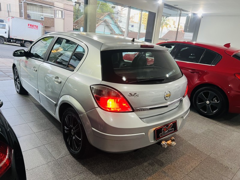 VECTRA 2.0 SFI GT HATCH 8V FLEX 4P MANUAL - 2008 - CAXIAS DO SUL
