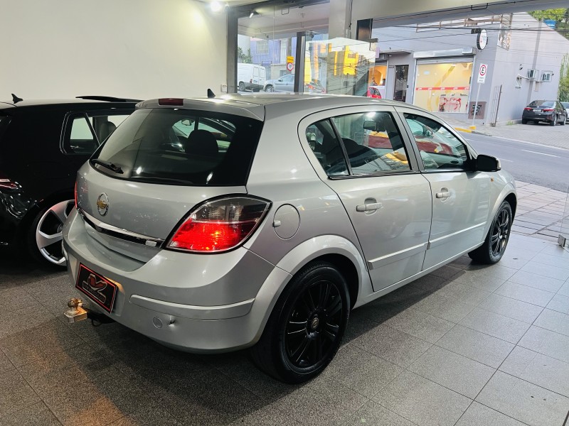 VECTRA 2.0 SFI GT HATCH 8V FLEX 4P MANUAL - 2008 - CAXIAS DO SUL