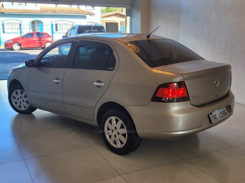 VOYAGE 1.0 MI 8V FLEX 4P MANUAL - 2011 - CANELA