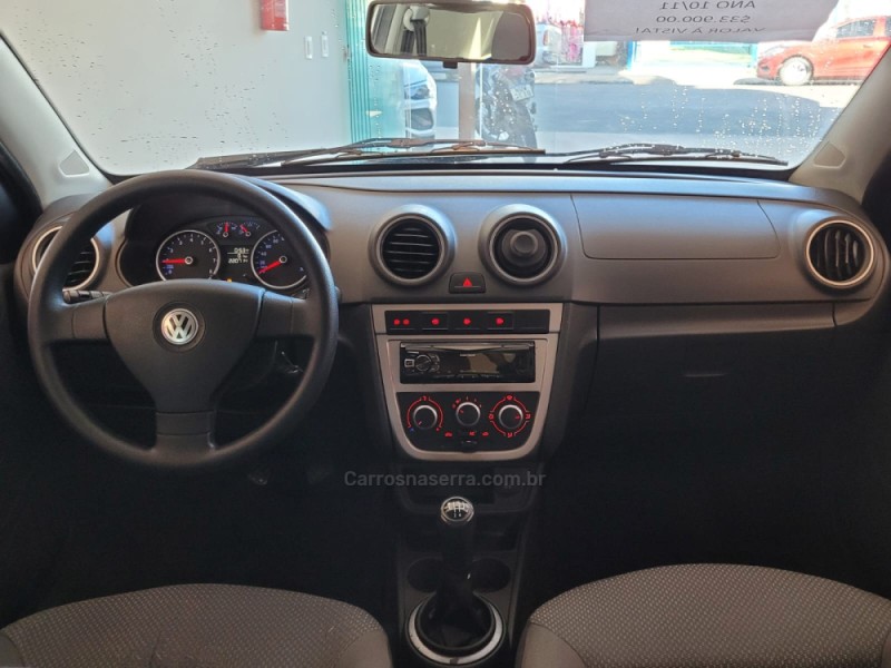 VOYAGE 1.0 MI 8V FLEX 4P MANUAL - 2011 - CANELA